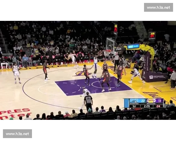 篮球比赛节奏分析：从进攻转换到防守反击的全方位解读与策略探讨